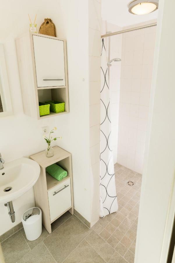 Weserwohnung - Bootshaus Urlaub Am Wasser Hamelin Bagian luar foto