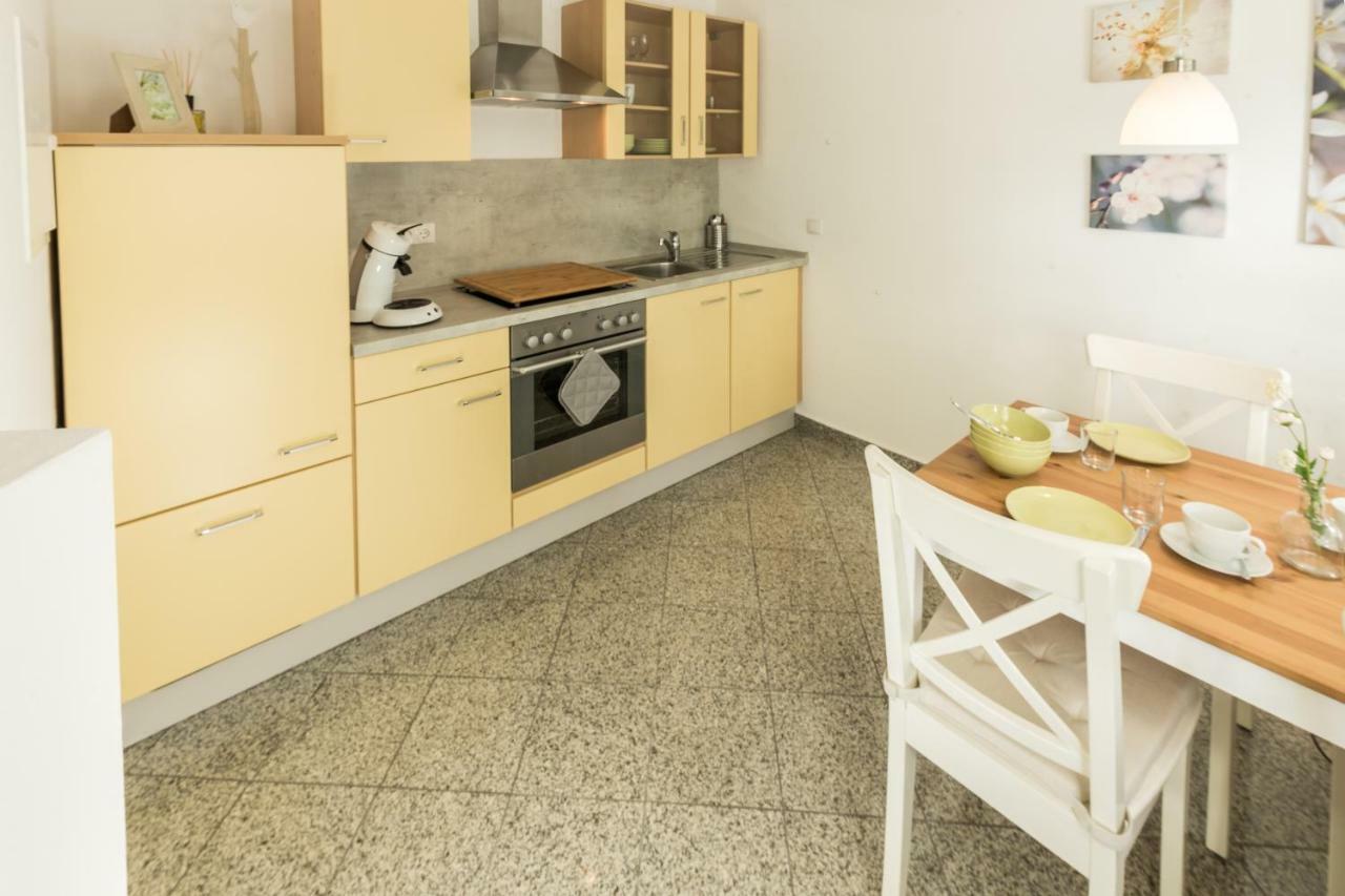 Weserwohnung - Bootshaus Urlaub Am Wasser Hamelin Bagian luar foto